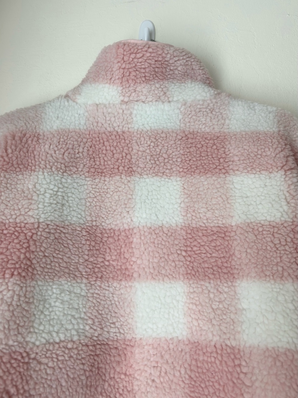 Fabletics Tahoe Teddy Jacket in Champagne Blush Buffalo Check Size Small NEW - Picture 7 of 13